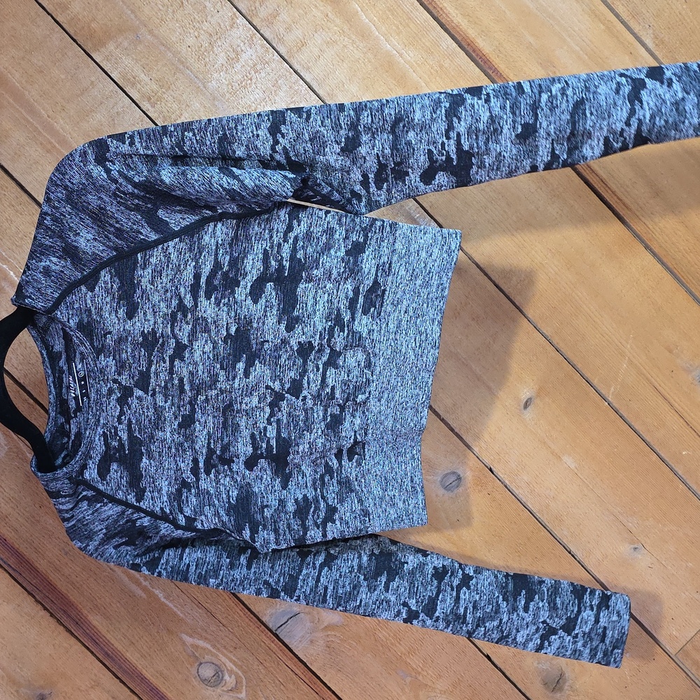 AYBL Camo Seamless Long Sleeve Crop Top Black Grey‎ Camouflage Gym Workout Large